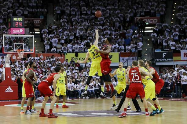 双手暴扣 双手暴扣