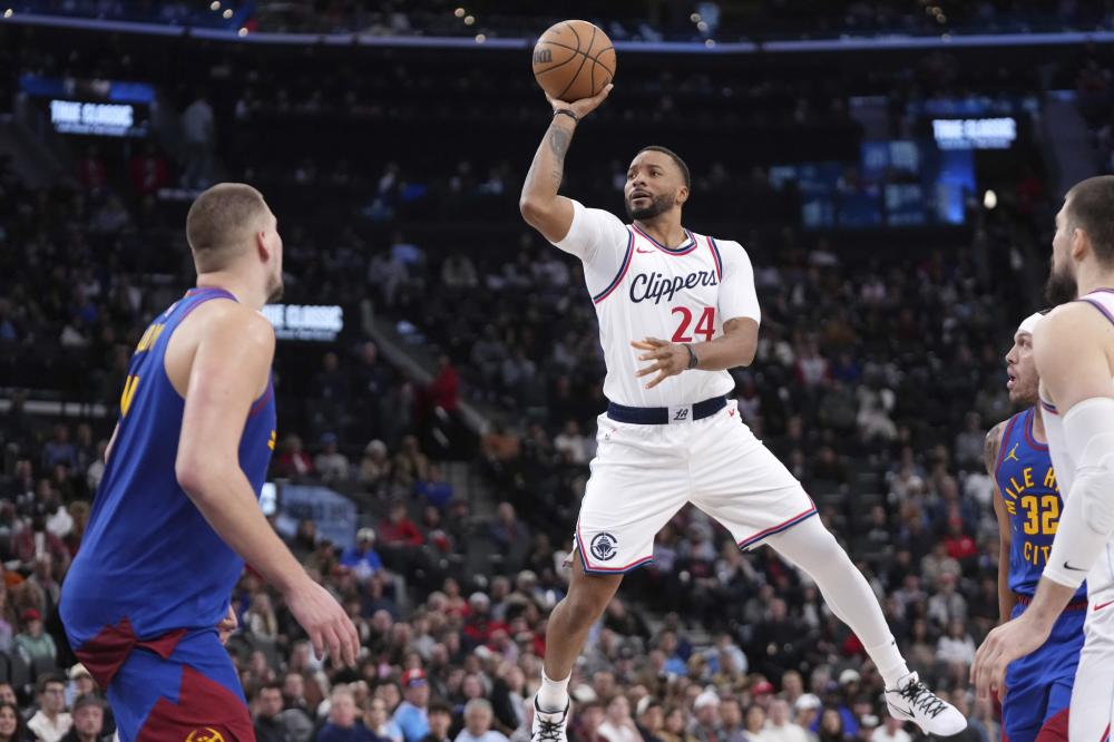 现出强烈的 现出强烈的